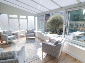 Cottage | Living area - Barn Cottage (Saltburn-by-the-Sea)