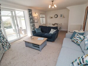 코티지 | 거실 공간 | DVD 플레이어