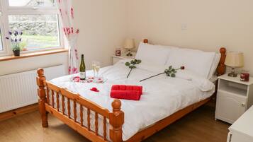 4 bedrooms, individually decorated, individually furnished, free WiFi