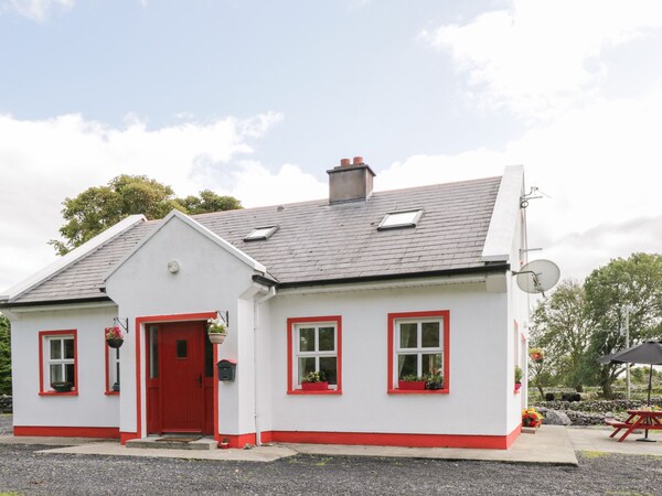 Lough Mask Road Fishing Cottage - Mayo
