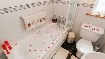 Cottage | Bathroom | Shower