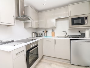 Småhus | Eget kjøkken | Kjøleskap, oppvaskmaskin, vannkoker og brødrister