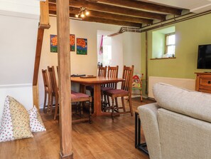 Cottage | Dining