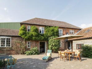 Exterior - The Granary (Bedford)
