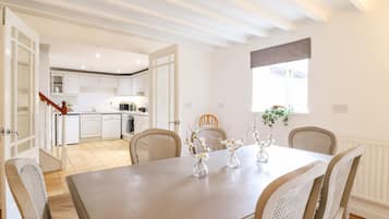 Cottage | Interior