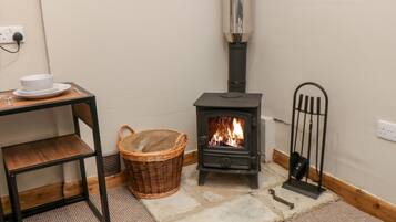 Cottage | 1 bedroom, individually decorated, individually furnished, free WiFi