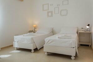 6 chambres, fer et planche à repasser, Wi-Fi, draps fournis