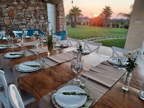 Outdoor dining - Trullo new villa with private heated pool near Salento beaches (Ugento)