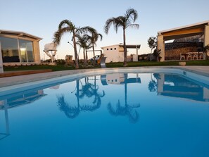 Piscine extérieure, piscine chauffée