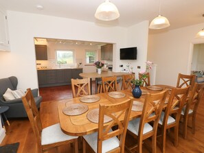 Småhus | Eget kjøkken | Kjøleskap, oppvaskmaskin, vannkoker og brødrister