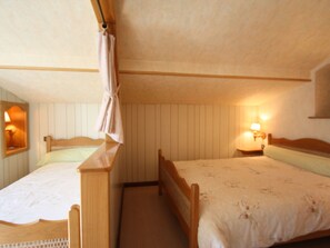 3 bedrooms, free WiFi - Spacious Gîte in Pierrefitte with Games Room, BBQ, and Near Tourist Attractions (Pierrefitte)