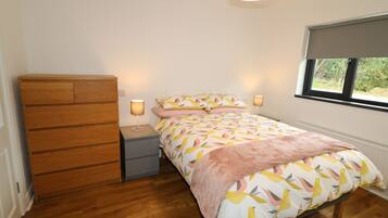 5 bedrooms, individually decorated, individually furnished, free WiFi