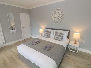 Cottage | 2 bedrooms, individually decorated, individually furnished, free WiFi - Castle at The Hideaway (Tenby)