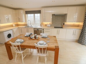 Cottage | Interior - Castle at The Hideaway (Tenby)