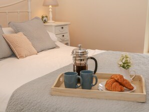 Cottage | 2 bedrooms, individually decorated, individually furnished, free WiFi - 4 Cherry Tree Cottages (Hope Valley)
