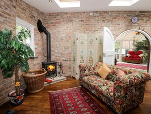 Cottage | Living room - Ash Tree Lodge (Hull)