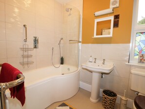 Cottage | Bathroom | Shower - Ash Tree Lodge (Hull)
