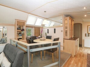 Cottage | Dining - Coed Llai Lodge (Holyhead)