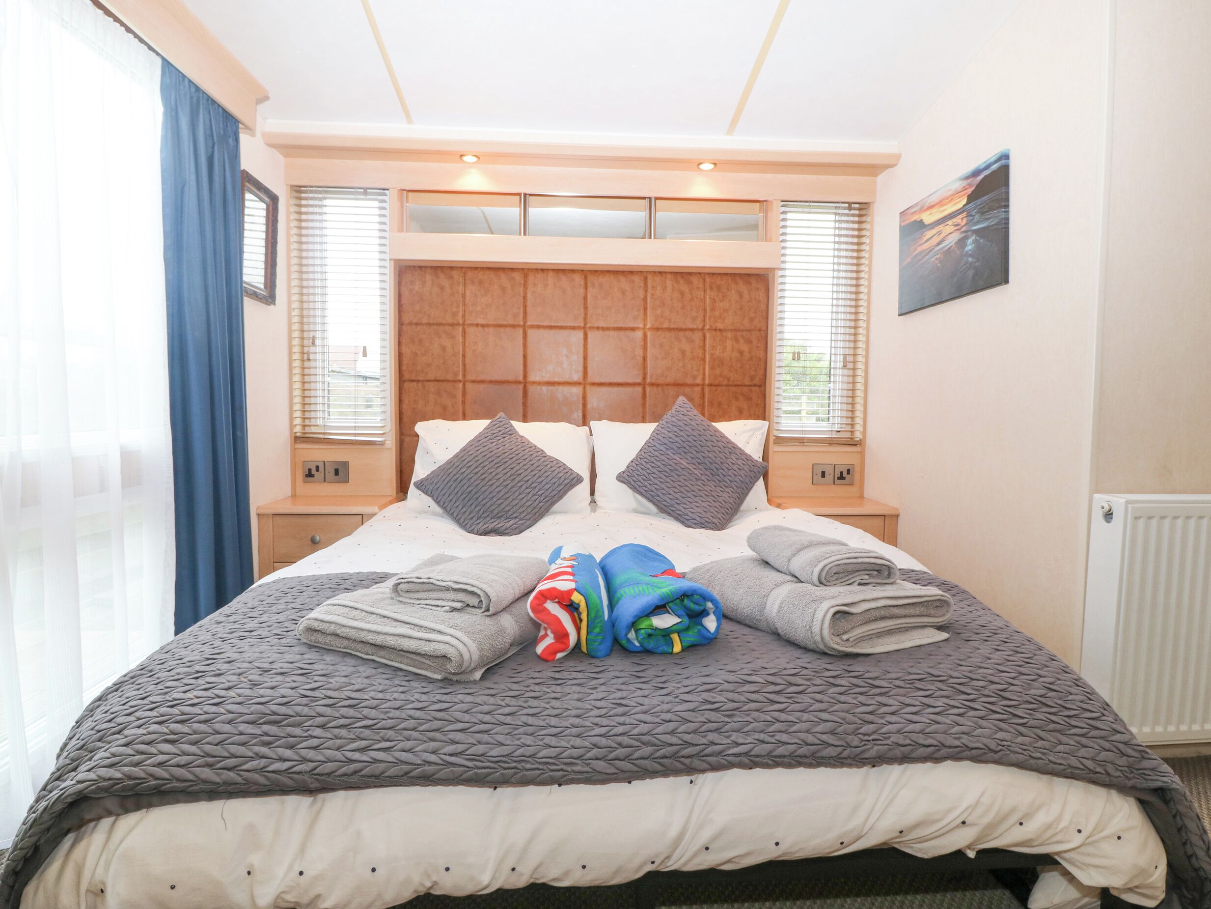 2 habitaciones, decoración personalizada y muebles diferentes 