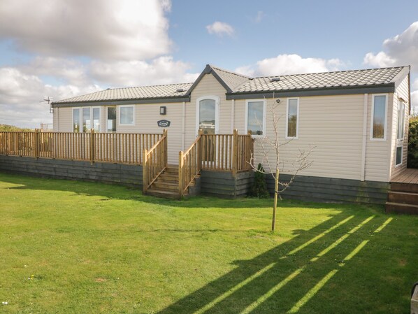 Exterior - Coed Llai Lodge (Holyhead)