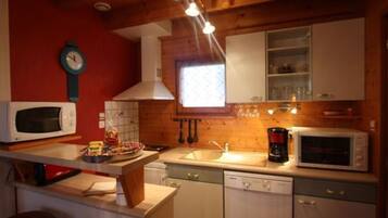 Réfrigérateur, micro-ondes, lave-vaisselle