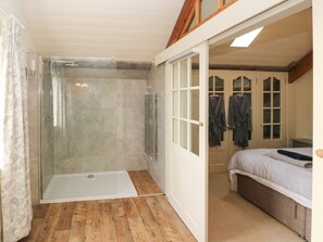 Cottage | Bathroom | Shower - The Coach House (Pembroke)