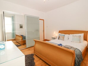 Decoración personalizada, muebles diferentes y wifi gratis 