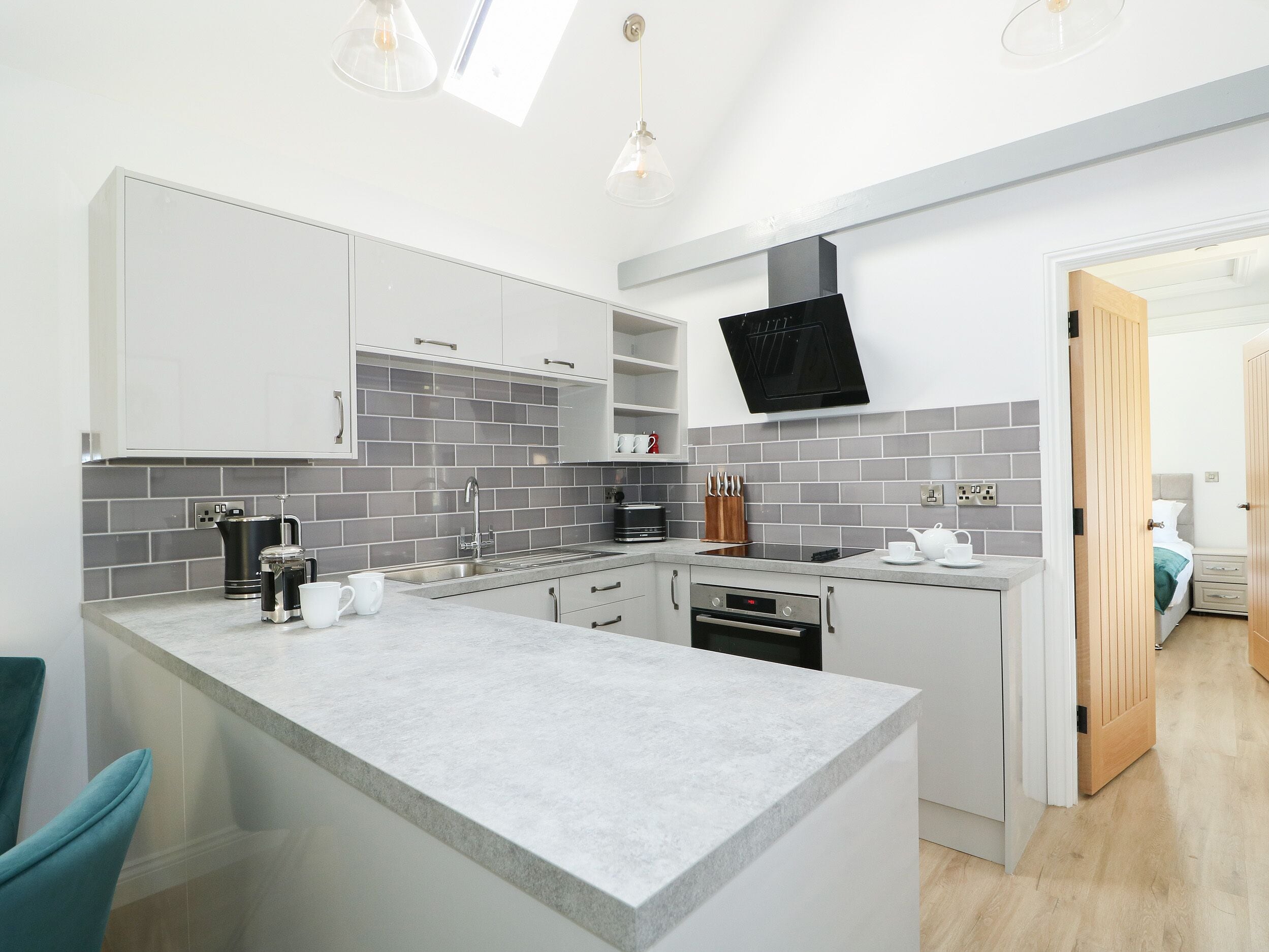 Cottage | Private kitchen | Fridge, dishwasher, electric kettle, toaster