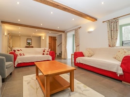 Cottage | 4 bedrooms, individually decorated, individually furnished, free WiFi