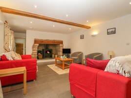 Cottage | Living room | Fireplace