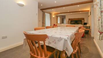 Cottage | Private kitchen | Fridge, microwave, dishwasher, electric kettle