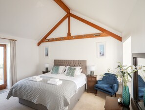 Cottage | 5 bedrooms, individually decorated, individually furnished, free WiFi