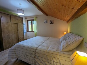 2 soverom, wi-fi (inkludert) og sengetøy