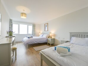 Cottage | 2 bedrooms, individually decorated, individually furnished, free WiFi