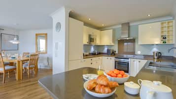 Cottage | Interior