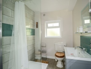 Cottage | Bathroom