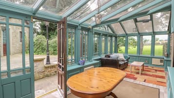 Cottage | Interior