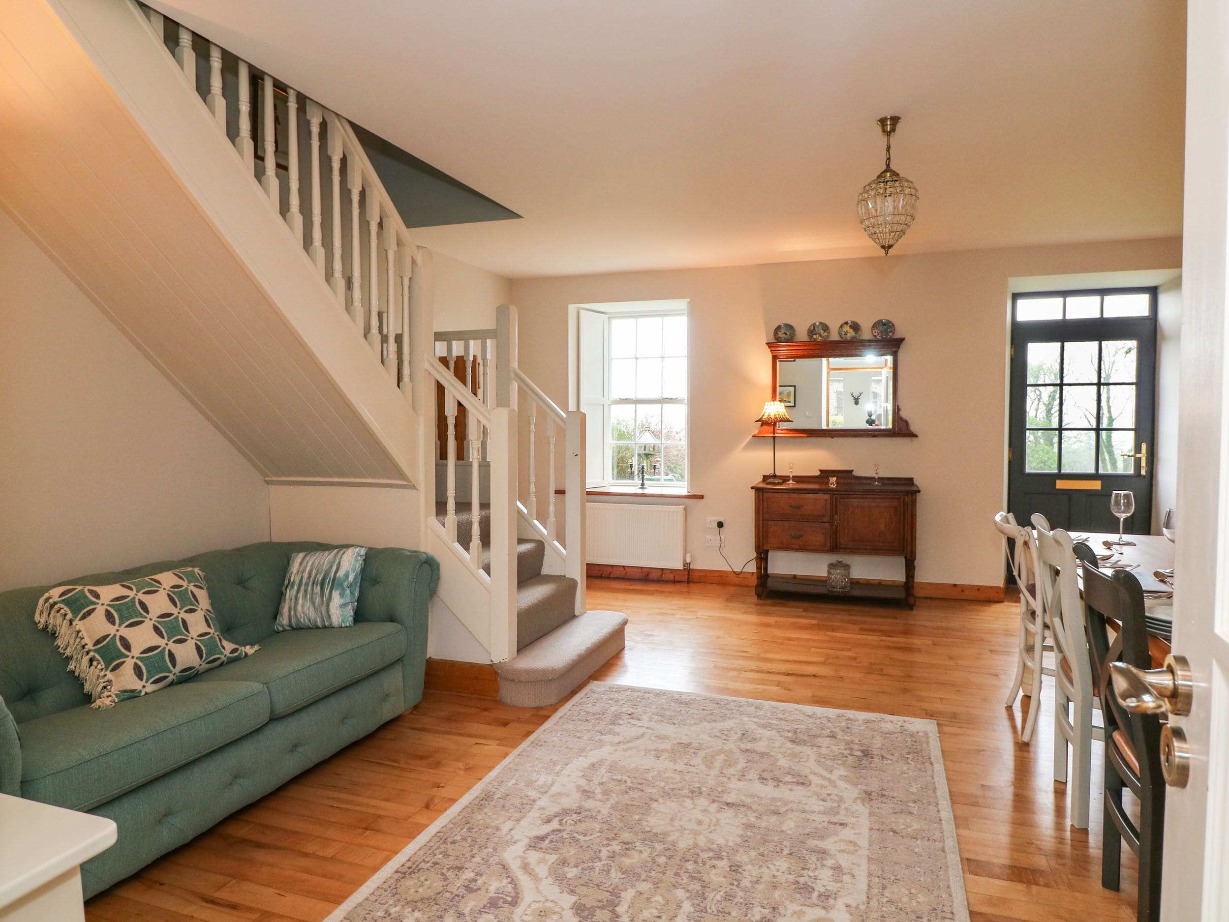 Cottage | Interior