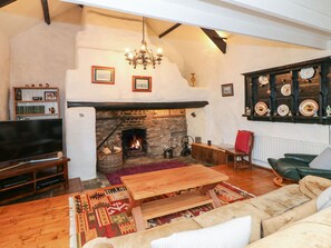 Cottage | Interior - Ballintlea (Knockanroe)