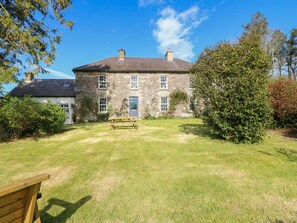 Cottage | Interior - Ballintlea (Knockanroe)