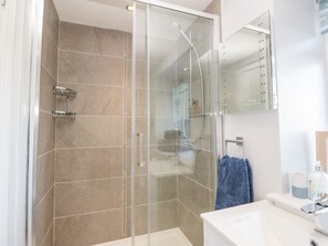 Cottage | Bathroom | Shower - Old Kiln Cottage (Dumfries)
