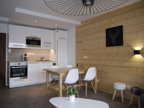 Fridge, microwave, dishwasher