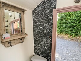 Cottage | Bathroom | Shower