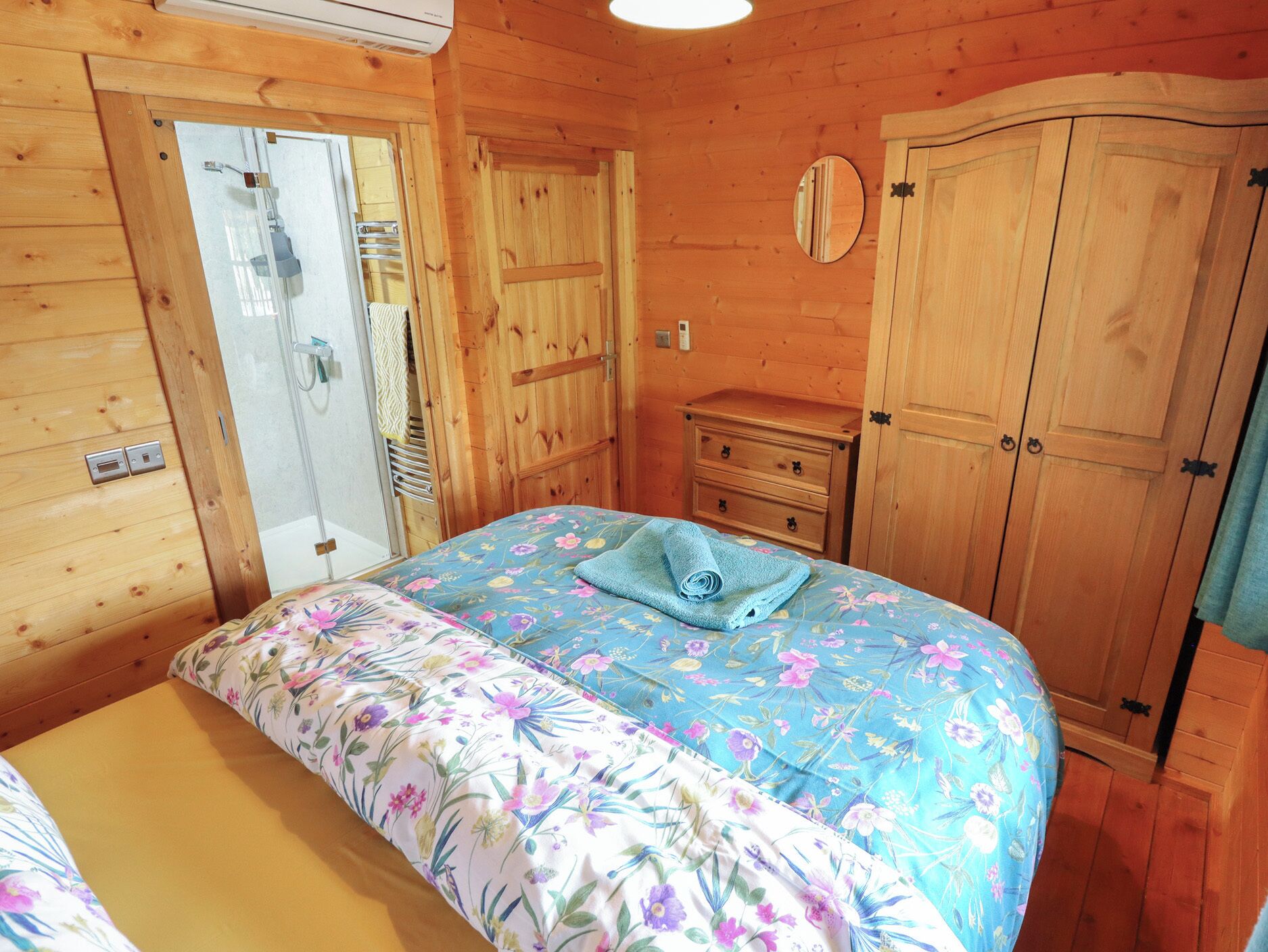 2 bedrooms, free WiFi, individually decorated, individually furnished