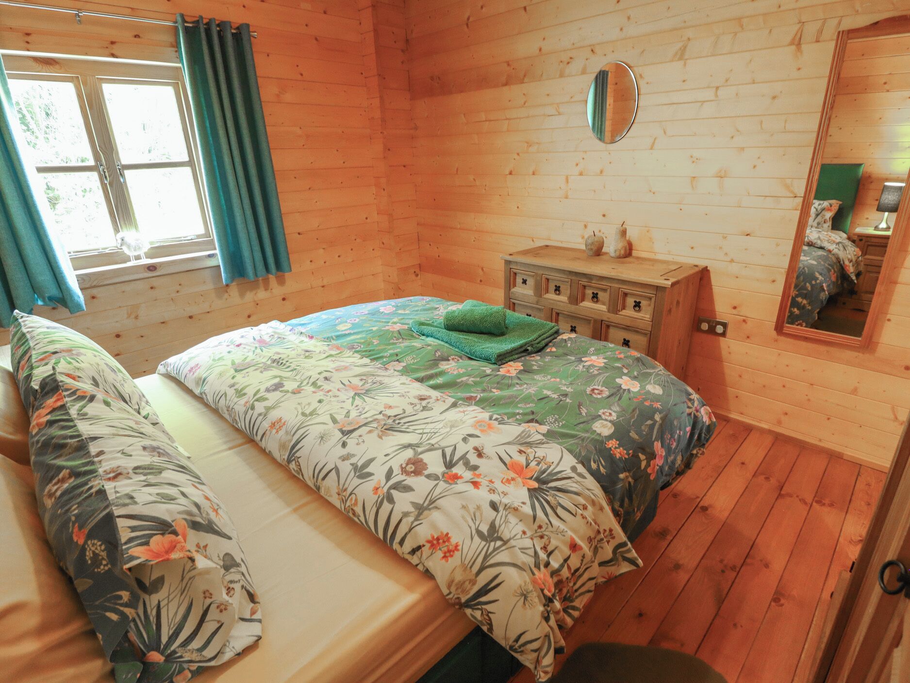2 bedrooms, free WiFi, individually decorated, individually furnished
