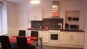 Réfrigérateur, micro-ondes, lave-vaisselle