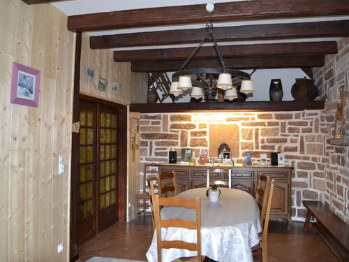 Spacious Rustic Cottage with Terrace, Close to Gérardmer – Ideal for Families