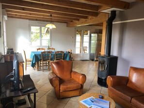 TV - Spacious chalet with balcony, free WiFi, close to lake and ski resort (Gérardmer)