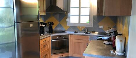 Réfrigérateur, micro-ondes, lave-vaisselle