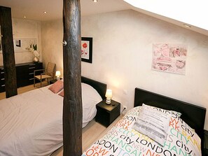 7 bedrooms, free WiFi